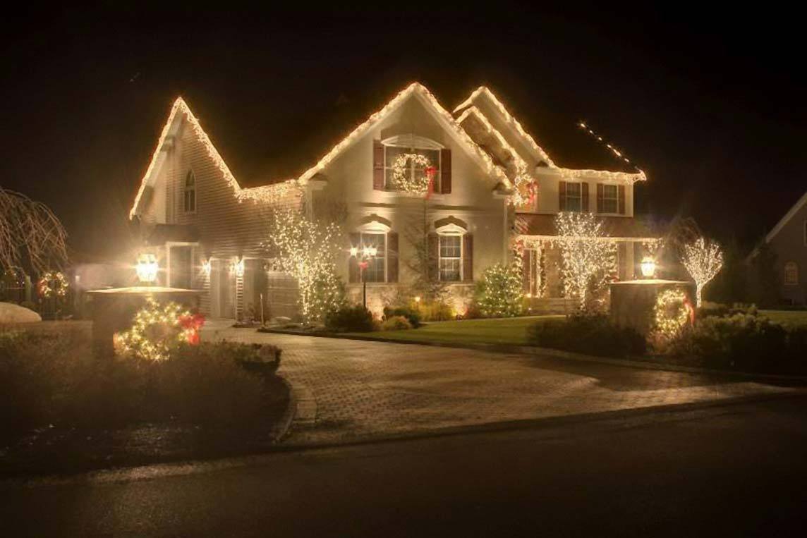 Residential Christmas Decor - Neave Group
