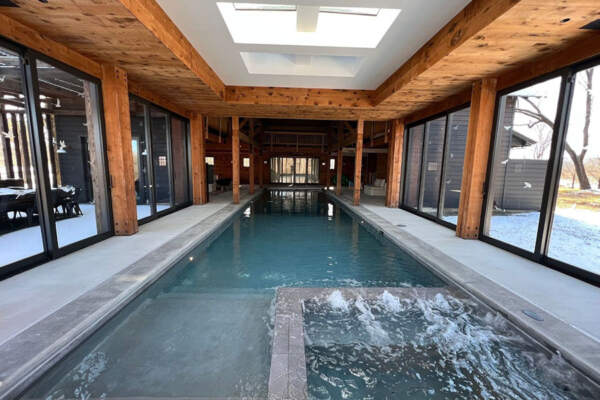 Year round luxury indoor pool with Jacuzzi