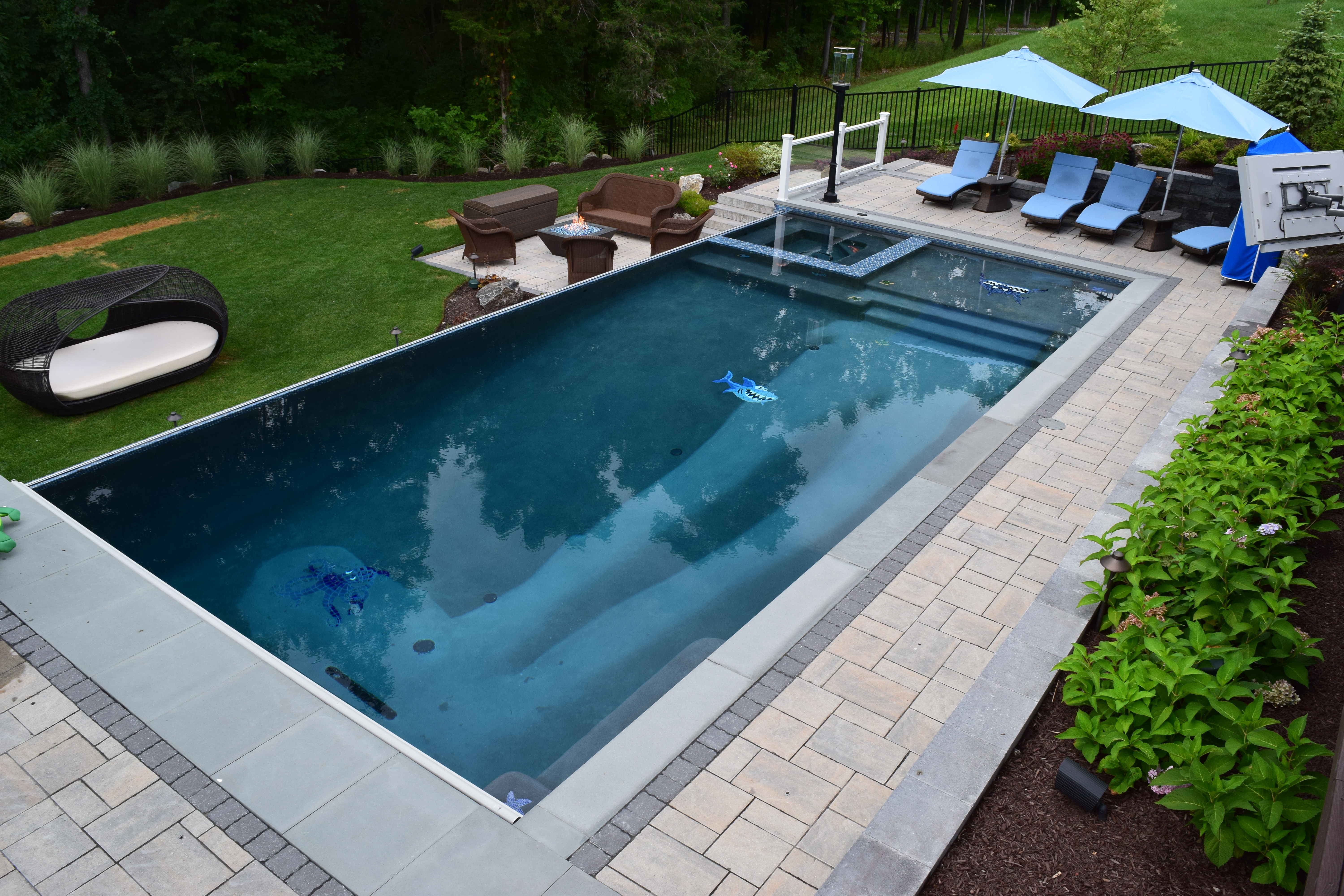 Neave Group pool with infinity edge